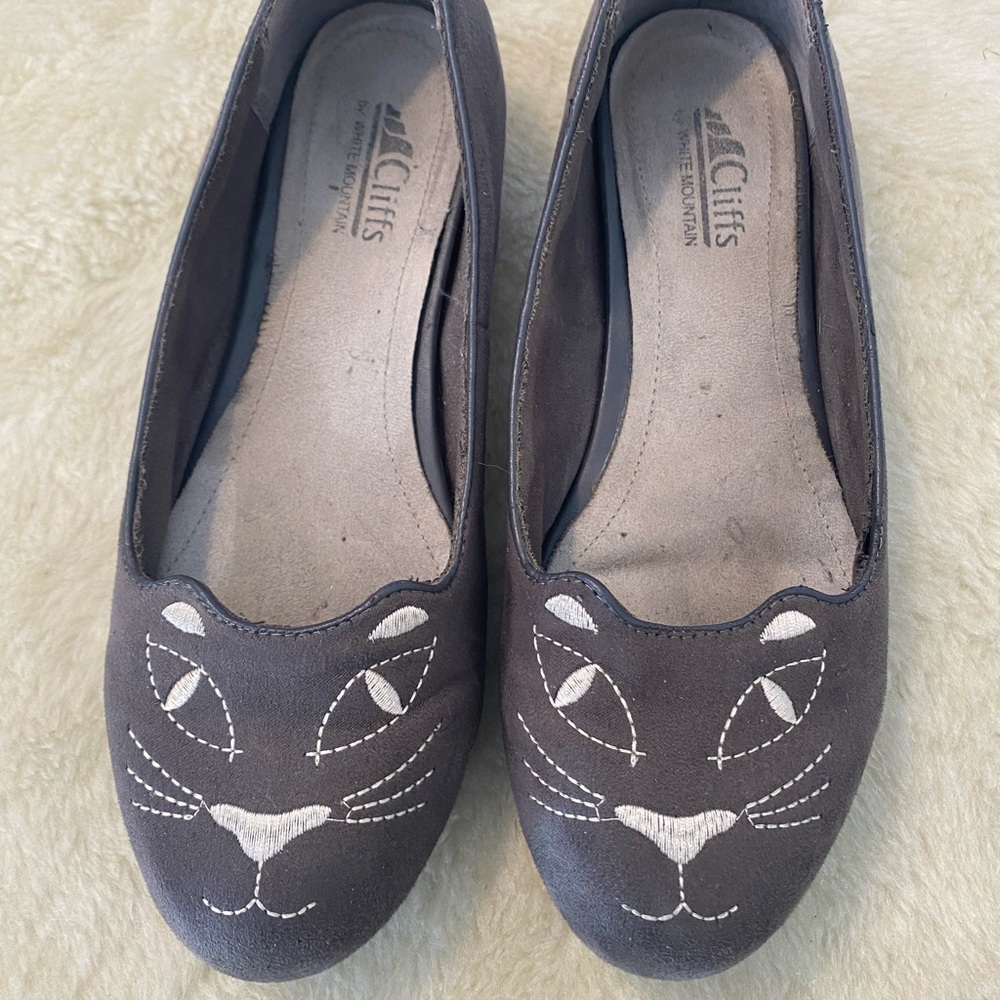 Cliffs by White Mountain Grey Cat ballet flat novelty shoes